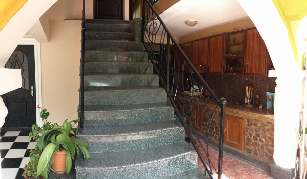 Deluxe Guest House Kvariati Bagian luar foto